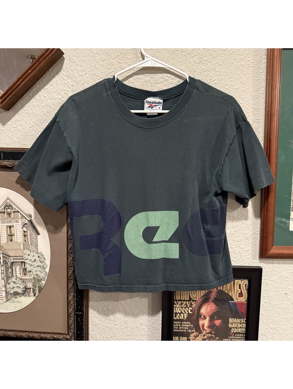 Vintage 80s/90s RARE Green Cropped Reebok Sports Shirt Size Unisex Small/Medium